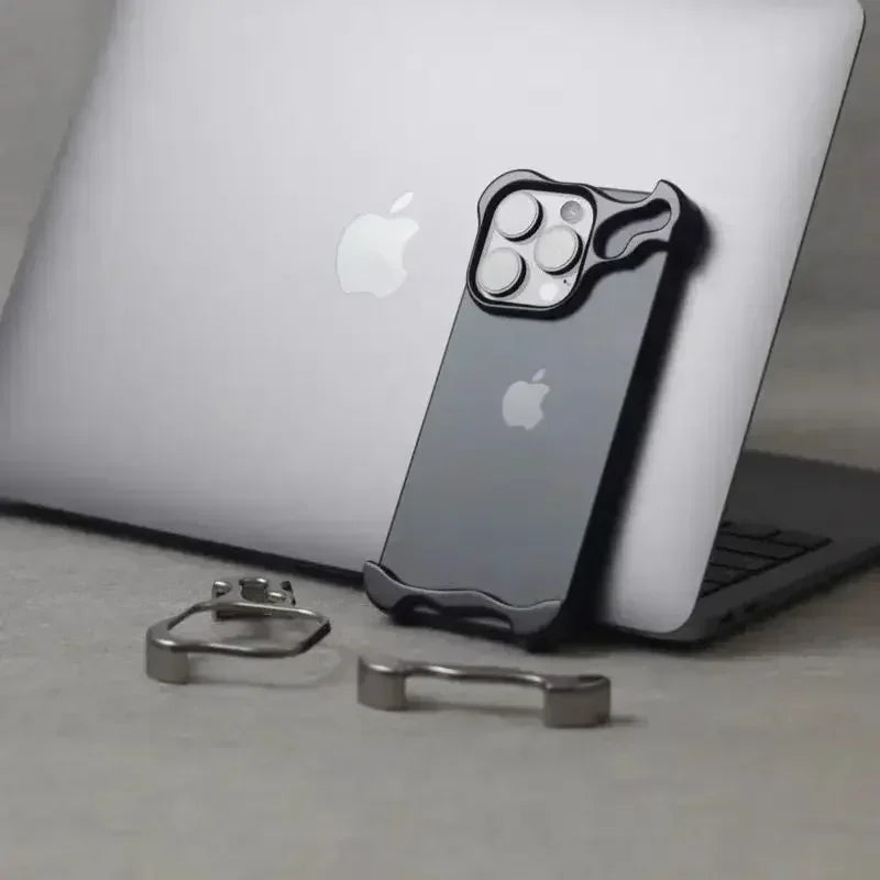 Maison Veyre Metal Bumper Case